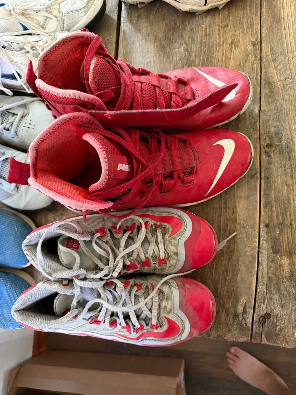 Nike Men's Red High-Top Football Cleats